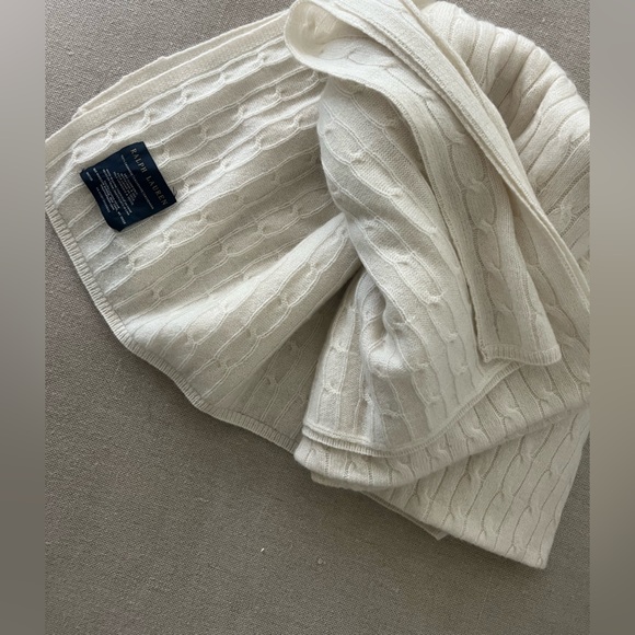 Ralph Lauren Cashmere throw, airplane travel - Picture 2 of 4